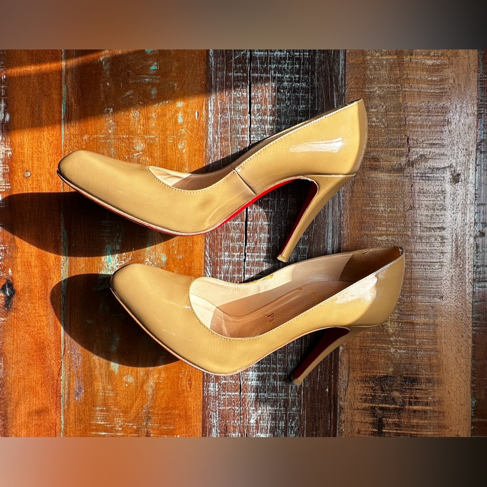 CHRISTIAN LOUBOUTIN DECOLLETE 868 NUDE PATENT CALF LEATHER - Size 35.5